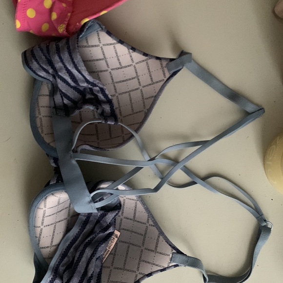 VS Bra bundle! - Picture 3 of 11